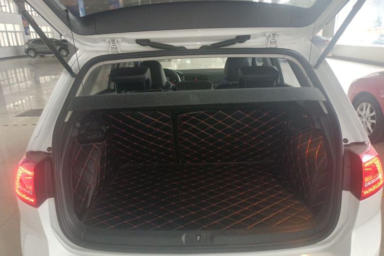 Used Volkswagen Golf 2016 230TSI Automatic Luxury Version
