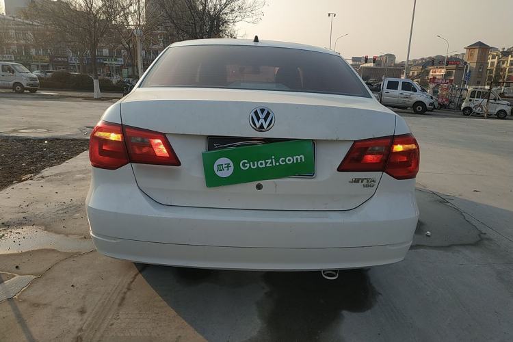 Used Volkswagen Jetta 2015 Value Edition 1.6L Manual Fashionable Style
