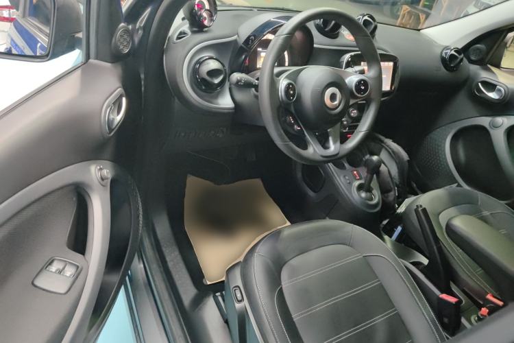 Used  forfour 2016 0.9T 66 kW Pioneer Edition