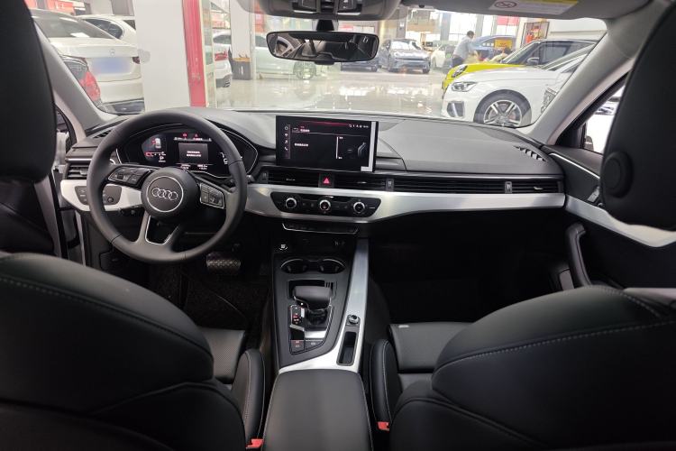 Used Audi A4L 2024 40 TFSI Fashion Dynamic Model
