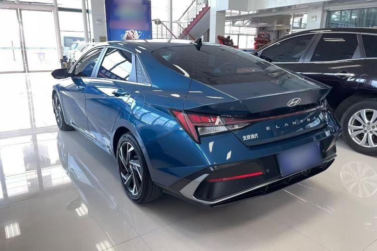 Used Hyundai Elantra 2023 1.5L CVT LUX Prestige Edition

