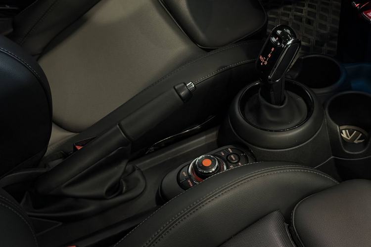 Used  MINI 2021 1.5T COOPER Classic Edition Five-Door Version
