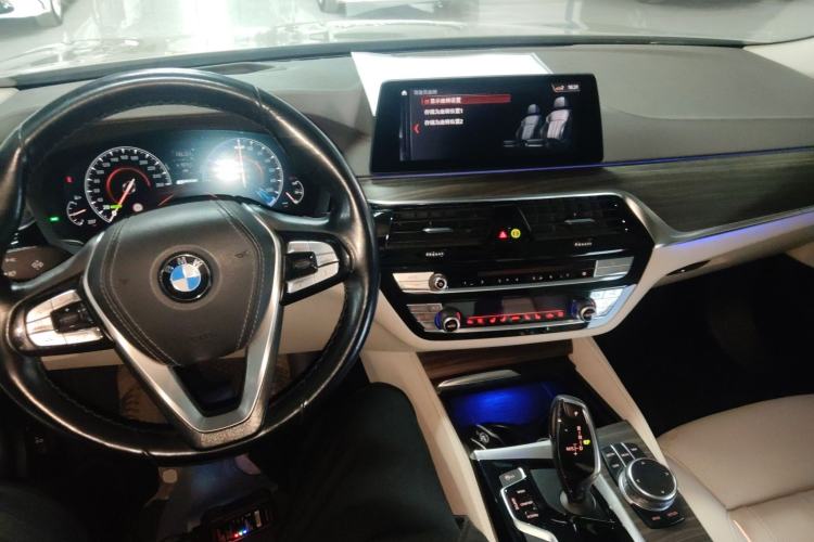 Used BMW 5 Series New Energy 2018 530Le Luxury Package
