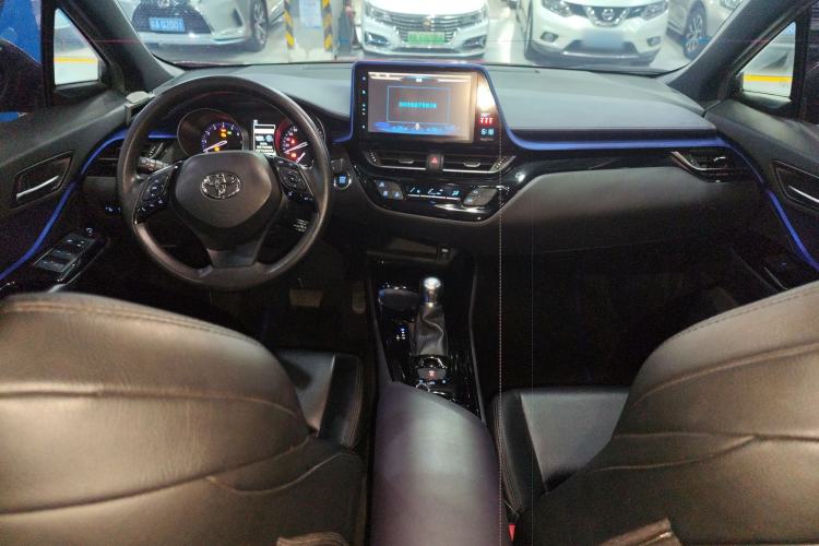 Used Toyota C-HR 2018 2.0L CoolRun Leading Edition with Sunroof China VI Standard
