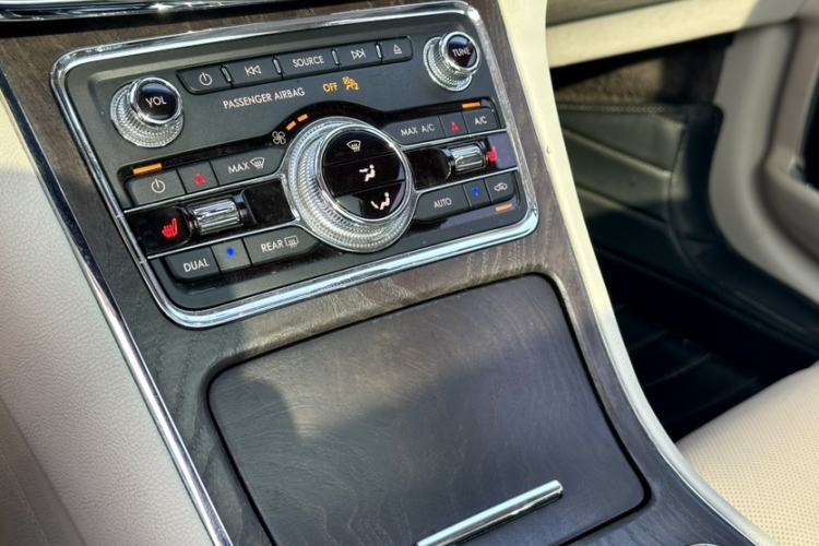 Used Lincoln Continental 2017 2.0T Two-Wheel Drive Deluxe Edition