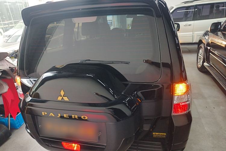 Used Mitsubishi Pajero 2019 V97 3.8L 5-Door GLS Sunroof Dual Differential – Middle East
