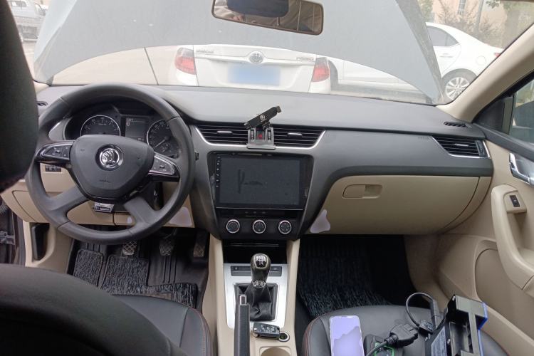 Used Skoda Octavia 2015 1.6L Manual Yijie Edition