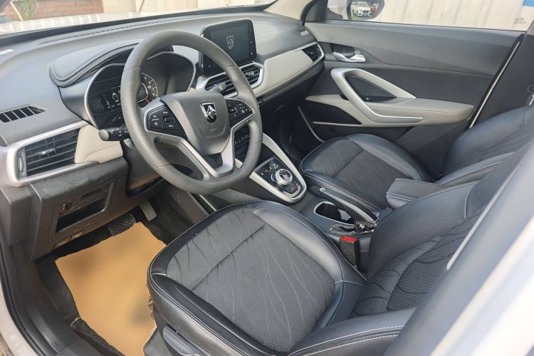 Used Baojun 510 2017 1.5L Automatic Fashion Model
