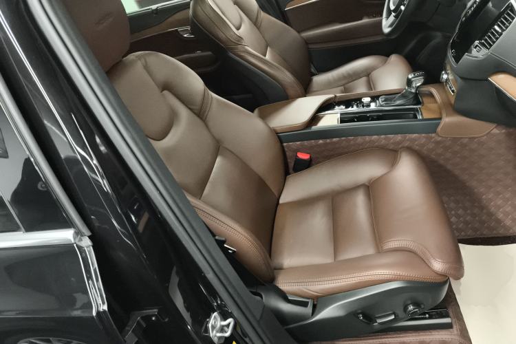 Used Volvo XC90 2019 T6 Zhiya Edition 7-Seater China VI Standard
