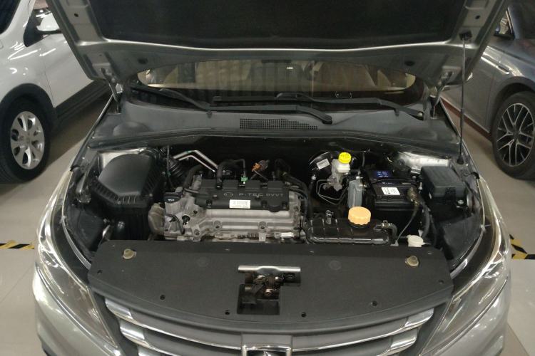 Used Baojun 310W 2017 1.5L Manual Fashion Model China V