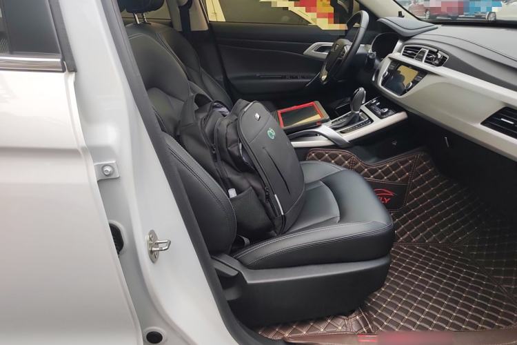 Used Geely Auto Emgrand X7 Sport 2018 1.8TD Automatic Two-Wheel Drive Smart Connect 4G Internet Edition
