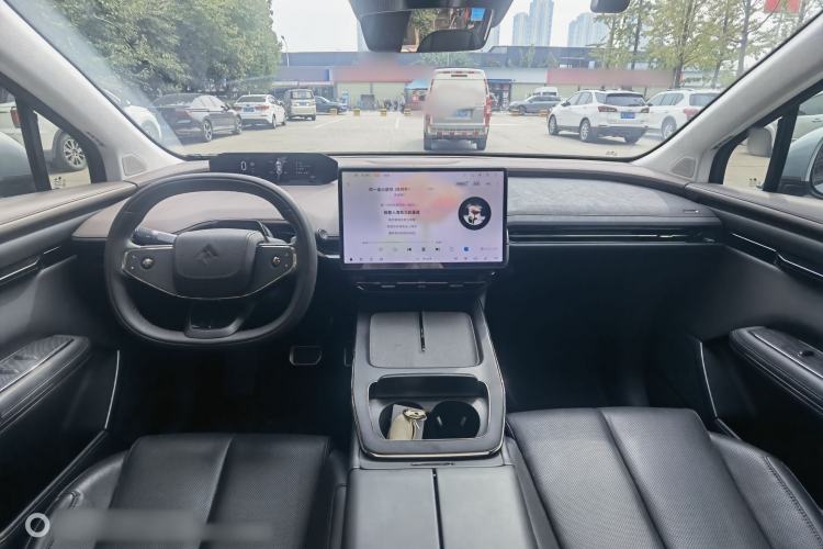 Used  HT 2023 670 Rear-Drive Ultra-High-Voltage NDA Version
