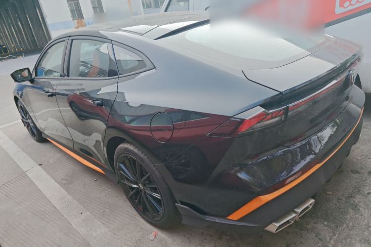 Used Changan UNI-V 2025 1.5T 500Bar Prestige Sporty Version
