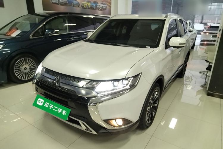 Used Mitsubishi Outlander 2020 2.4L 4x4 Zhi Xiang Edition 7-Seater
