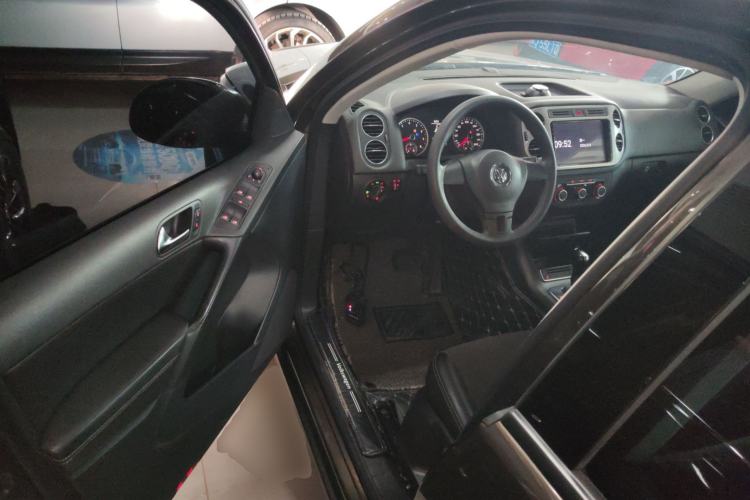 Used Volkswagen Tiguan L 2016 300TSI Automatic Two-Wheel Drive Trend Edition