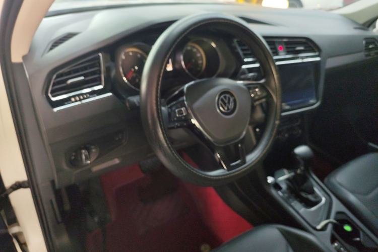 Used Volkswagen Tiguan L 2021 330TSI Automatic Two-Wheel Drive Smart Edition