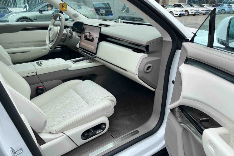 Used Zeekr 7X 2025 100 kWh Long-Range Rear-Wheel Drive with Intelligent Driving Features
