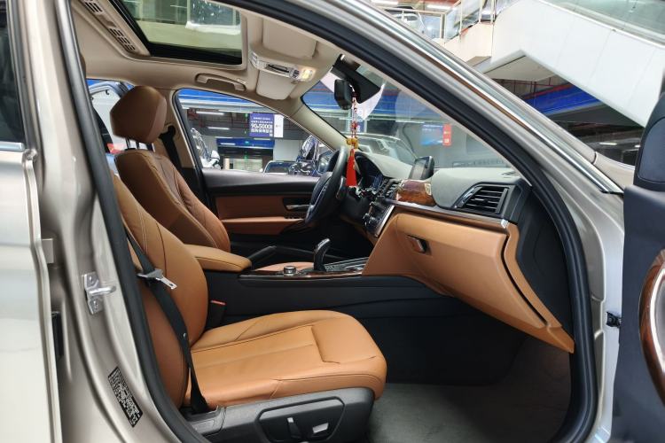 Used BMW 3 Series 2015 320Li Luxury Design Package
