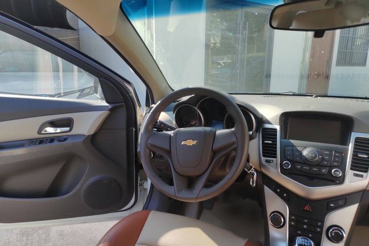 Used Chevrolet Cruze 2015 1.5L Classic SL MT