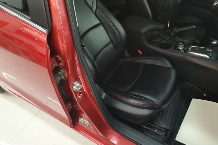 Used Mazda Mazda 3 Axela 2016 Sedan 1.5L Automatic Comfort Model
