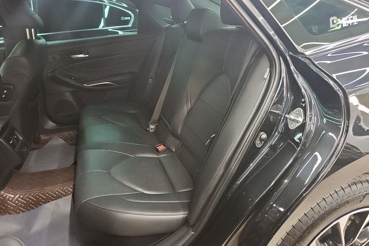 Used Toyota Avalon 2023 Dual-Engine 2.5L Luxury Edition
