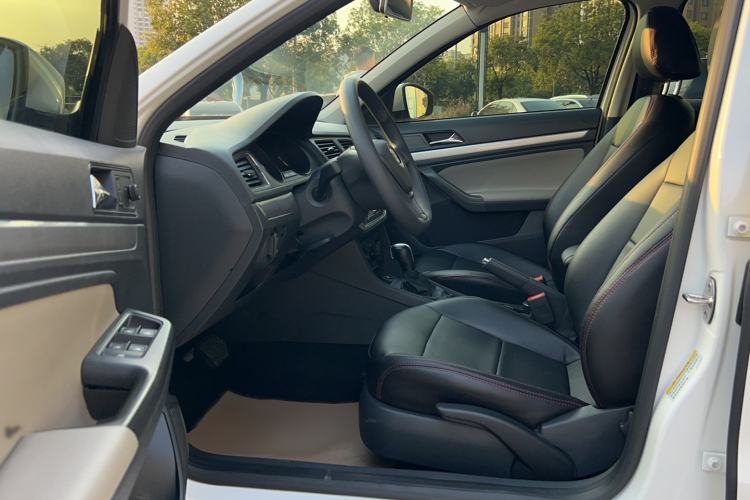 Used Volkswagen Gran Lavida 2015 1.6L Automatic Fashion Edition
