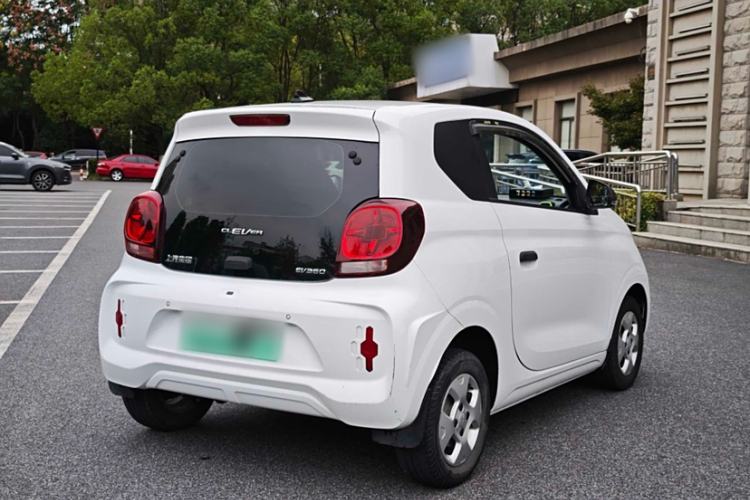 Used Roewe Clever 2021 302 km New Four-Seater Super-Efficient Version
