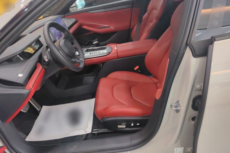 Used  SU7 2024 Four-Wheel Drive Ultra-Long Range Advanced Intelligent Driving Max Edition
