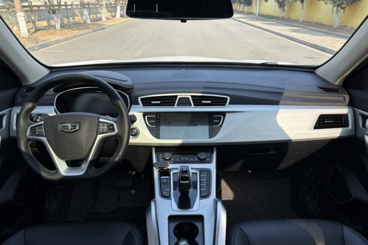 Used Geely Auto Emgrand X7 Sport 2020 1.8TD DCT Two-Wheel Drive Smart Connect 4G-Enabled Version
