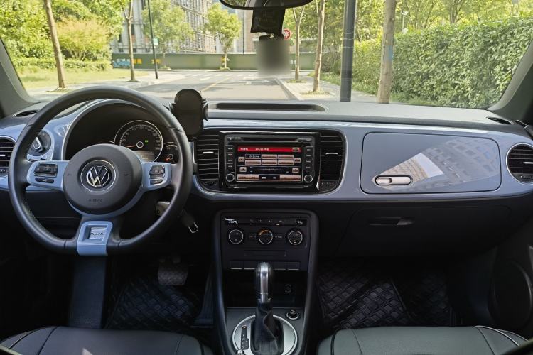 Used Volkswagen Beetle 2015 180TSI model
