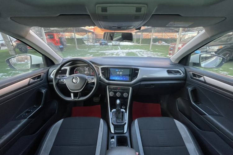 Used Volkswagen T-ROC 2018 230TSI DSG Two-Wheel Drive Advanced Version China V Standard
