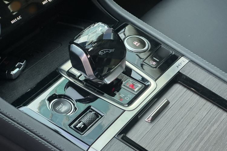 Used Jaguar XFL 2023 XFL 2.0T P200 Two-Wheel-Drive Elite Luxury Edition
