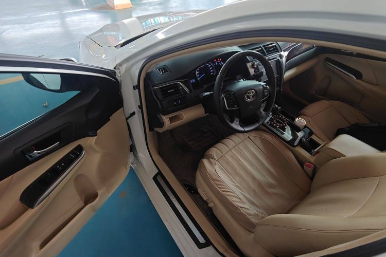 Used Toyota Camry 2015 2.5G Luxury Navigation Edition
