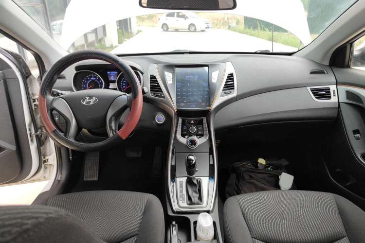 Used Hyundai Elantra 2015 1.6L Automatic Leading Model