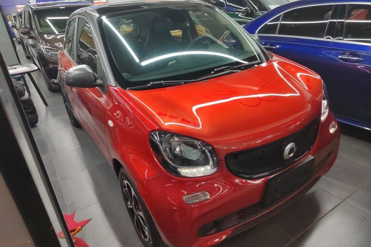 Used  forfour 2016 1.0L 52 kW Passion Edition
