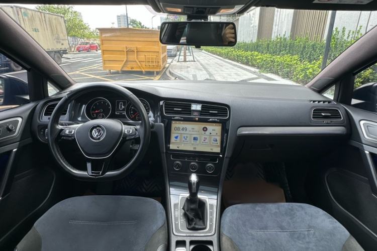 Used Volkswagen Golf 2018 230TSI Automatic Comfort Model
