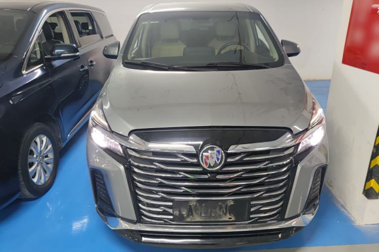 Used Buick GL8 2023 Land Executive Class Comfort Model
