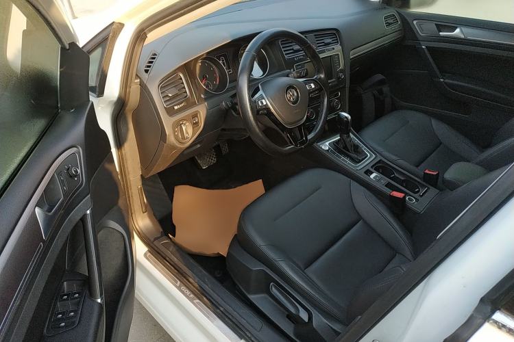 Used Volkswagen Golf 2017 230TSI Automatic Comfort Edition – Celebrating Milestone of One Million Units