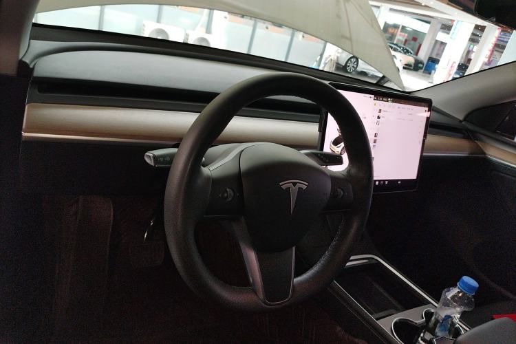 Used Tesla Model Y 2021 Standard Range Rear-Wheel Drive Version
