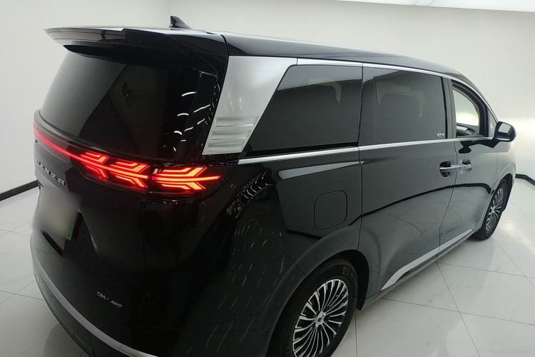 Used Denza D9 2024 DM-i 980 Four-Wheel Drive Prestige Model
