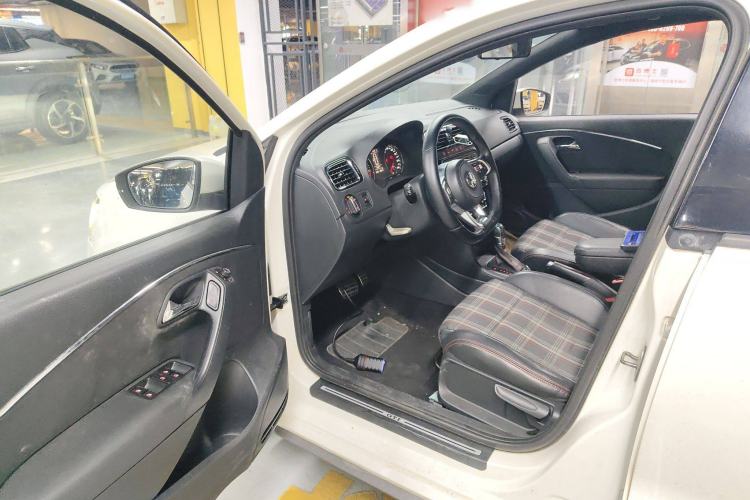 Used Volkswagen Polo 2015 1.4TSI GTI
