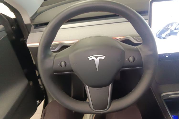 Used Tesla Model Y 2024 Long-Range All-Wheel-Drive Version
