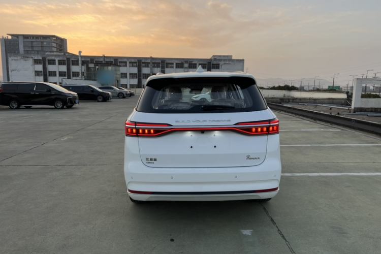 Used BYD Song MAX New Energy 2022 DM-i 105KM Flagship Model
