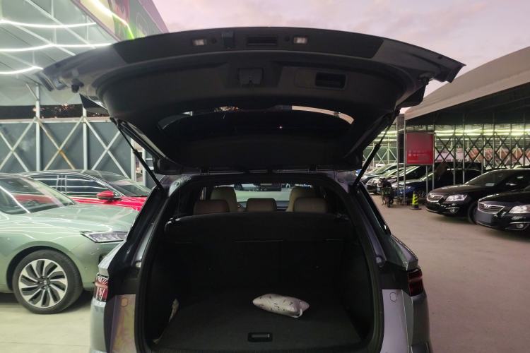 Used BYD Song Pro New Energy 2023 Champion Edition DM-i 71KM Navigation Model
