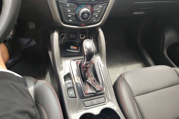 Used Changan CS75 2017 Shangkui Edition 1.8T Automatic All-Wheel-Drive Luxury Model
