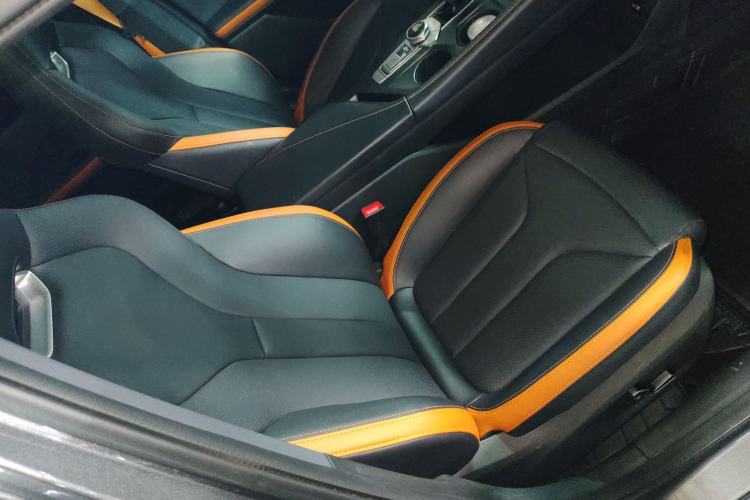 Used Changan UNI-V 2024 1.5T High-Energy Version
