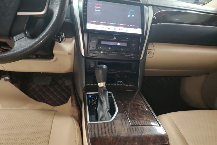 Used Toyota Camry 2016 2.0E 10th Anniversary Elite Edition
