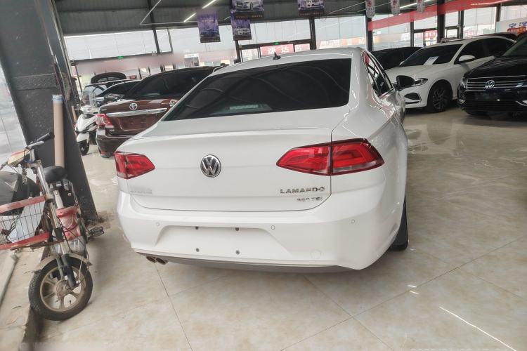 Used Volkswagen Lamando 2017 280TSI DSG Comfort Edition
