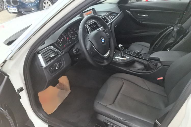 Used BMW 3 Series 2016 320Li Ambition Model
