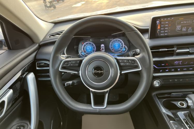 Used Zotye T500 2018 1.5T Automatic Smart Connected Prestige Model
